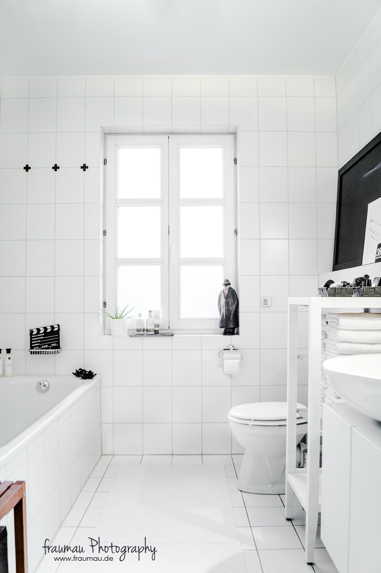 blackandwhite_bathroom_fraumau_beitrag1