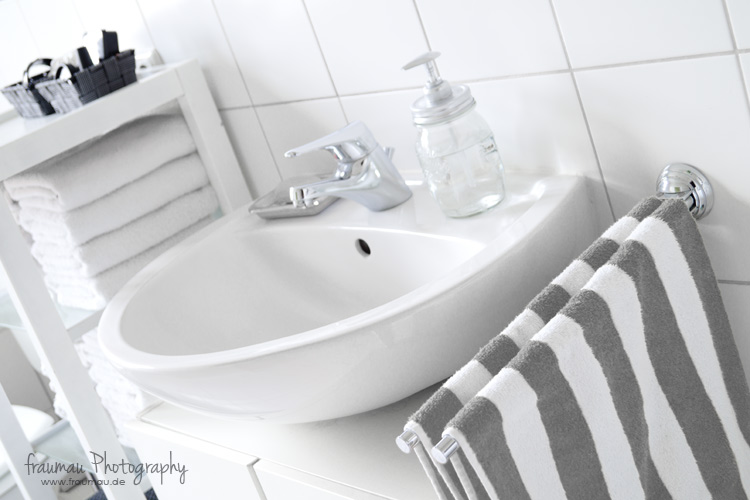 blackandwhite_bathroom_fraumau_beitrag2